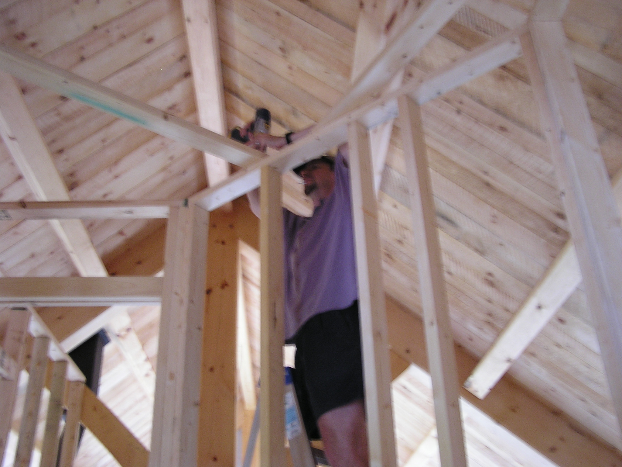 Joining the walls and the dining room corner with the plaster dry